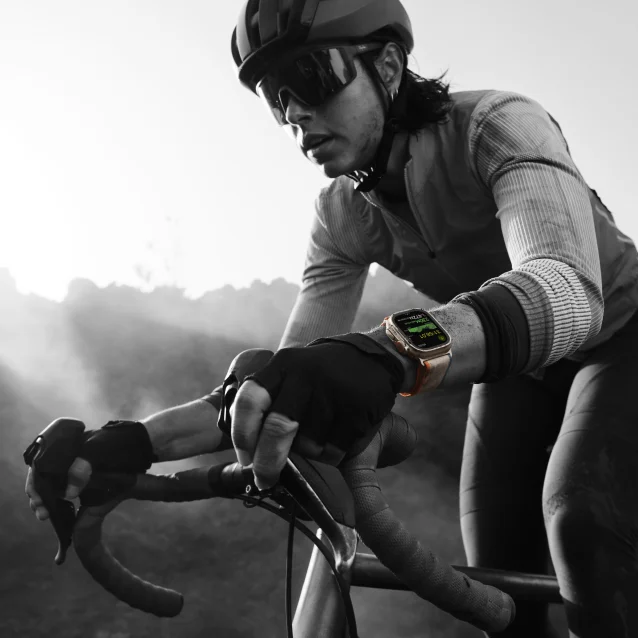 Apple Watch Ultra Gps + Cellular - Cassa In Titanio Con Cinturino Nero/Grigio Trail - S/M 49Mm Italia